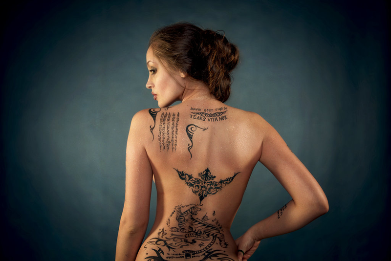 Illustration for article titled Angelina Jolie Cosplayer Is A Dead Ringer
